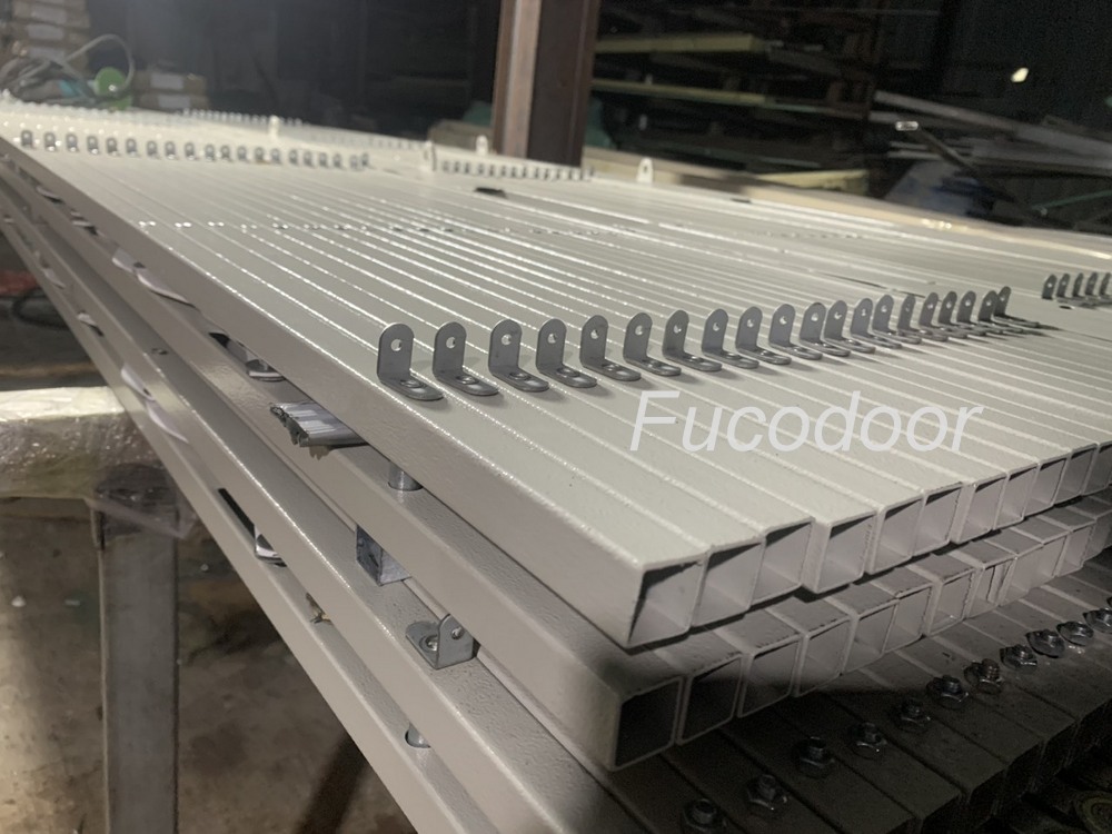 Cửa xếp hộp kẽm đột 20x20