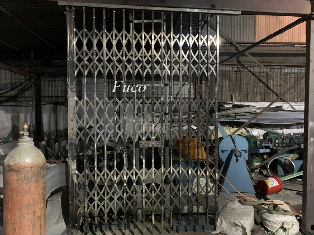 Cửa xếp INOX hộp 20x20 INOX 201 không lá