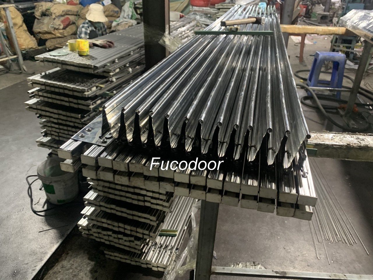Cửa xếp INOX Đài Loan có lá