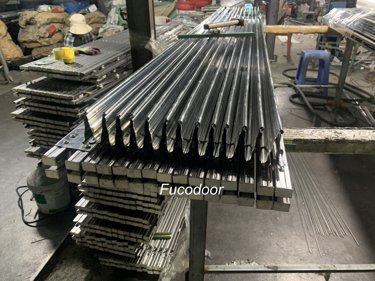 Cửa xếp INOX Đài Loan có lá