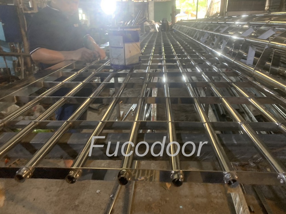 Stainless steel horizontal mesh rolling door, Price quote for Song Ngang rolling door 2023