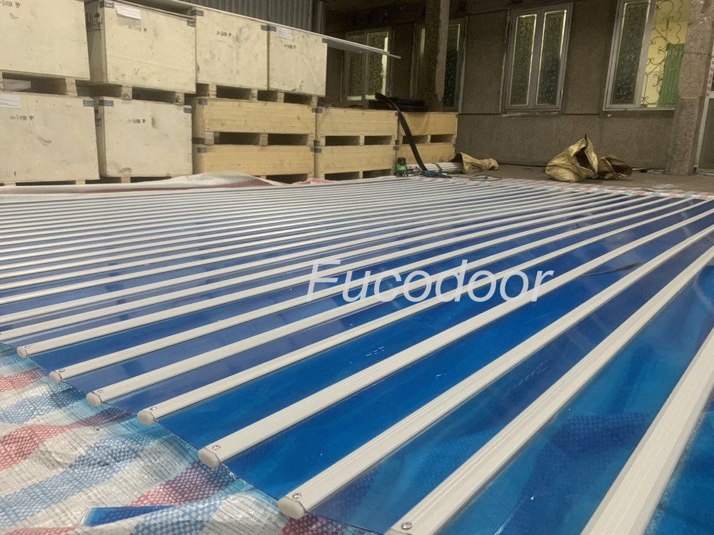 Transparent rolling doors, transparent plastic rolling doors