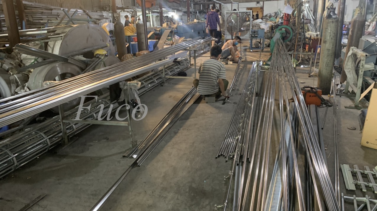 Cửa cuốn lưới song ngang inox vuông, cửa cuốn khớp thoáng 20x20, cửa cuốn khớp thoáng phi 19, tại Hải Dương 