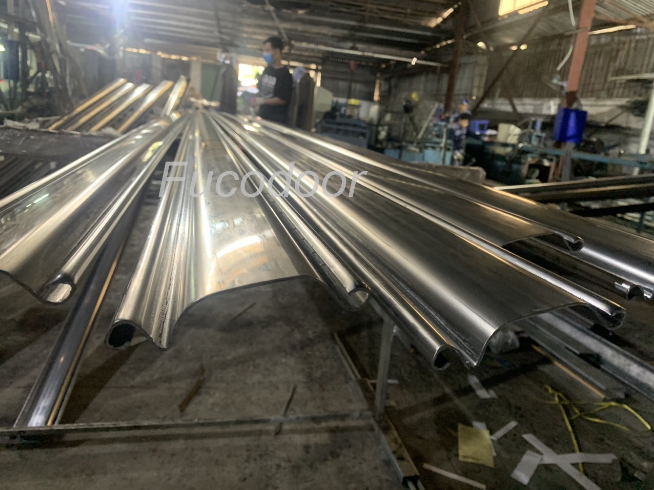 Cửa cuốn Siêu Trường INOX: ST100 (TAIWAN) và ST85(KOREA)
