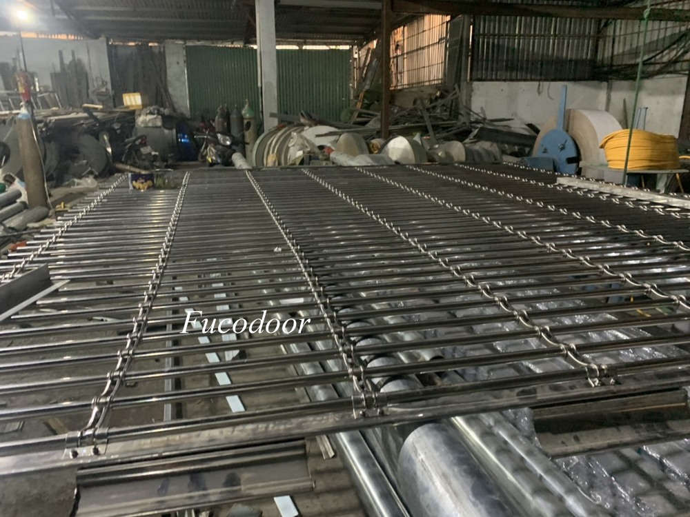 Cửa cuốn lưới song ngang inox vuông, cửa cuốn khớp thoáng 20x20, cửa cuốn khớp thoáng phi  tại Hà Nam