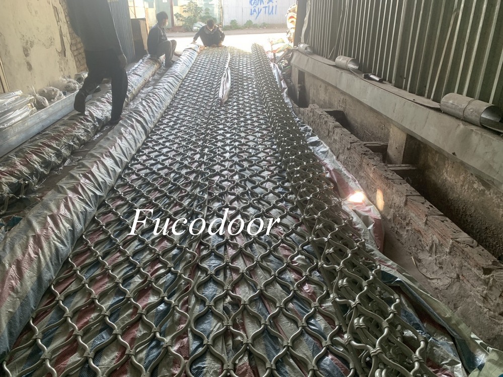 Báo giá cửa cuốn mắt lưới, Báo giá cửa cuốn Mắt Võng, Cửa cuốn mắc võng  