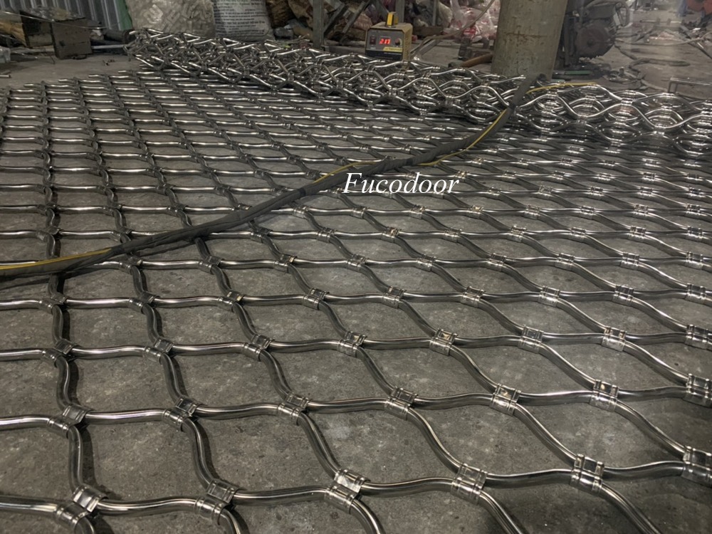 Báo giá cửa cuốn mắt lưới, Báo giá cửa cuốn Mắt Võng, Cửa cuốn mắc võng inox 304 tại Hưng Yên