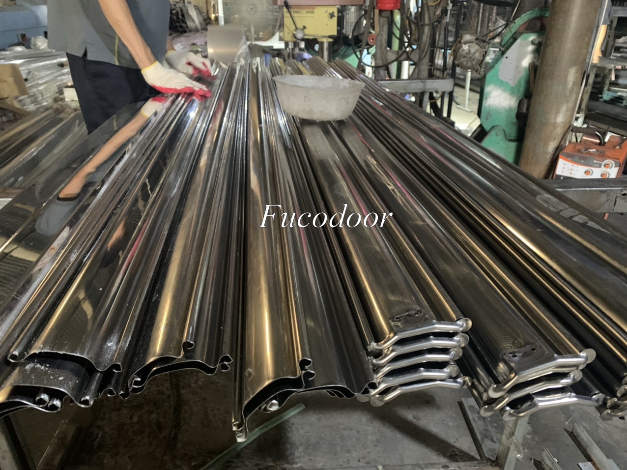Cửa cuốn siêu trường INOX độ dầy 0.8ly