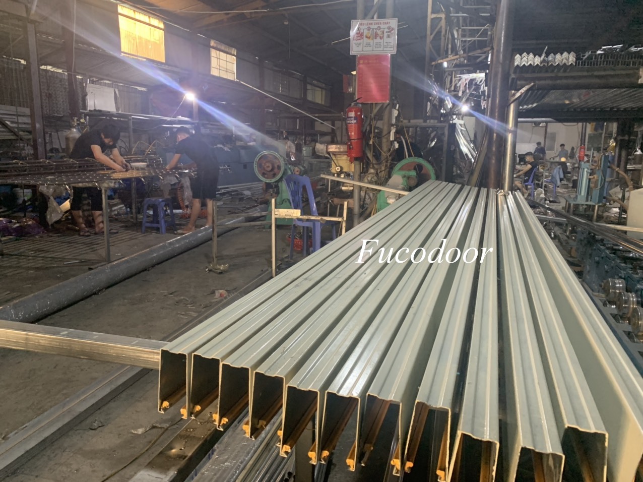 Cửa cuốn siêu trường sơn tĩnh điện dầy 1.1ly