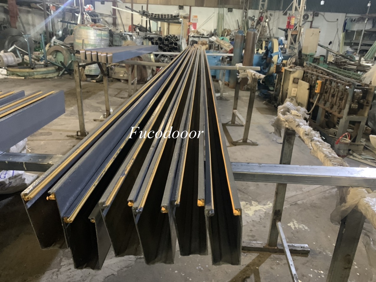 Cửa cuốn siêu trường thép mạ màu dầy 1ly