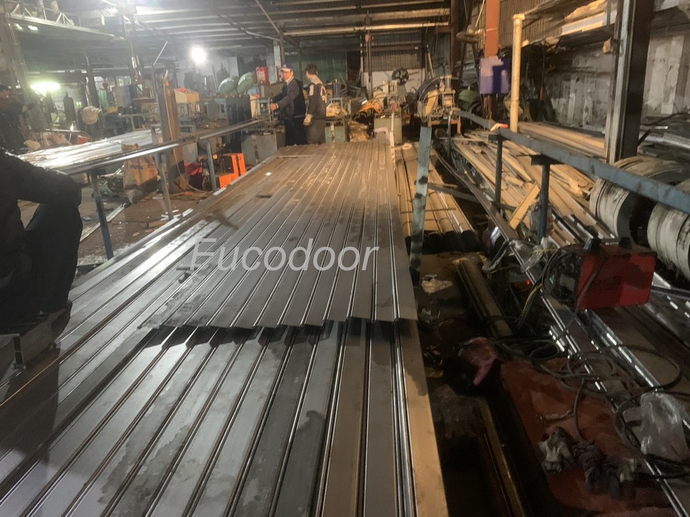 Cửa cuốn siêu trường sơn tĩnh điện dầy 1.2mm
