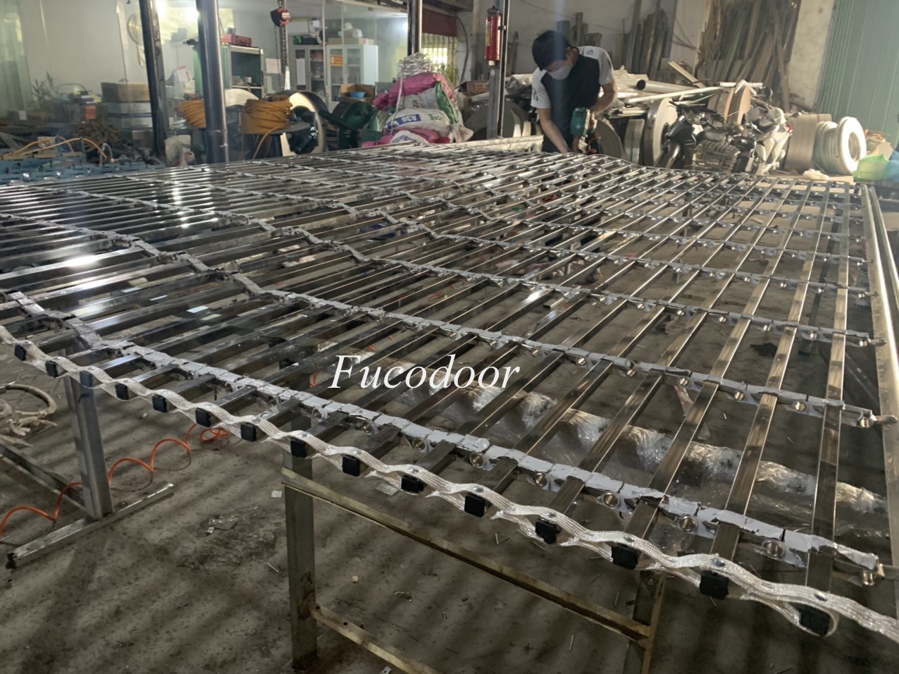 Cửa cuốn Song ngang INOX 304, Giá cửa cuốn lưới song ngang tại Nam Định