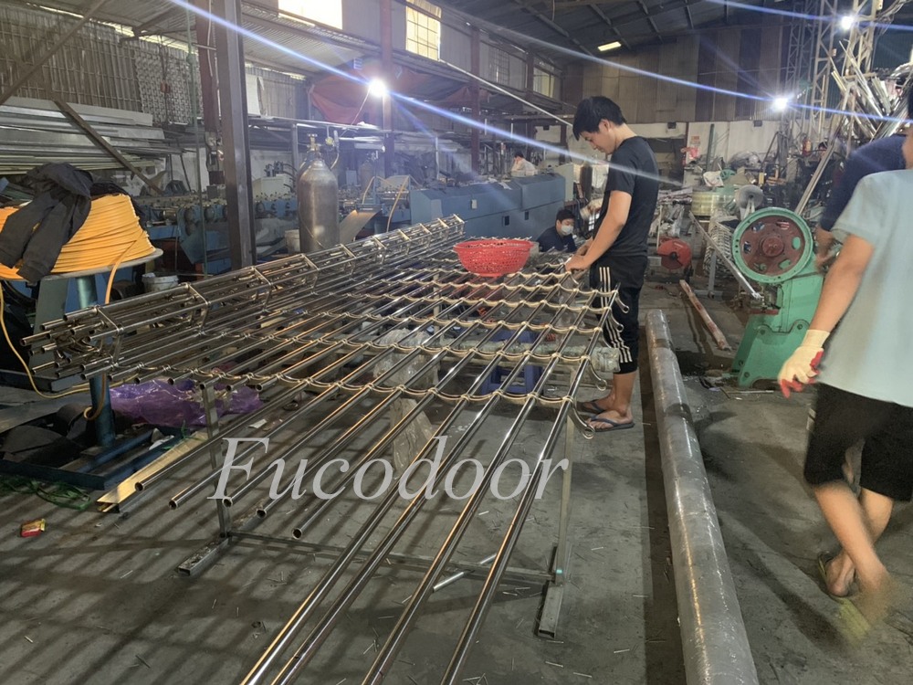 Cửa cuốn lưới song ngang, cửa cuốn mắt lưới song ngang inox tại Bắc Ninh