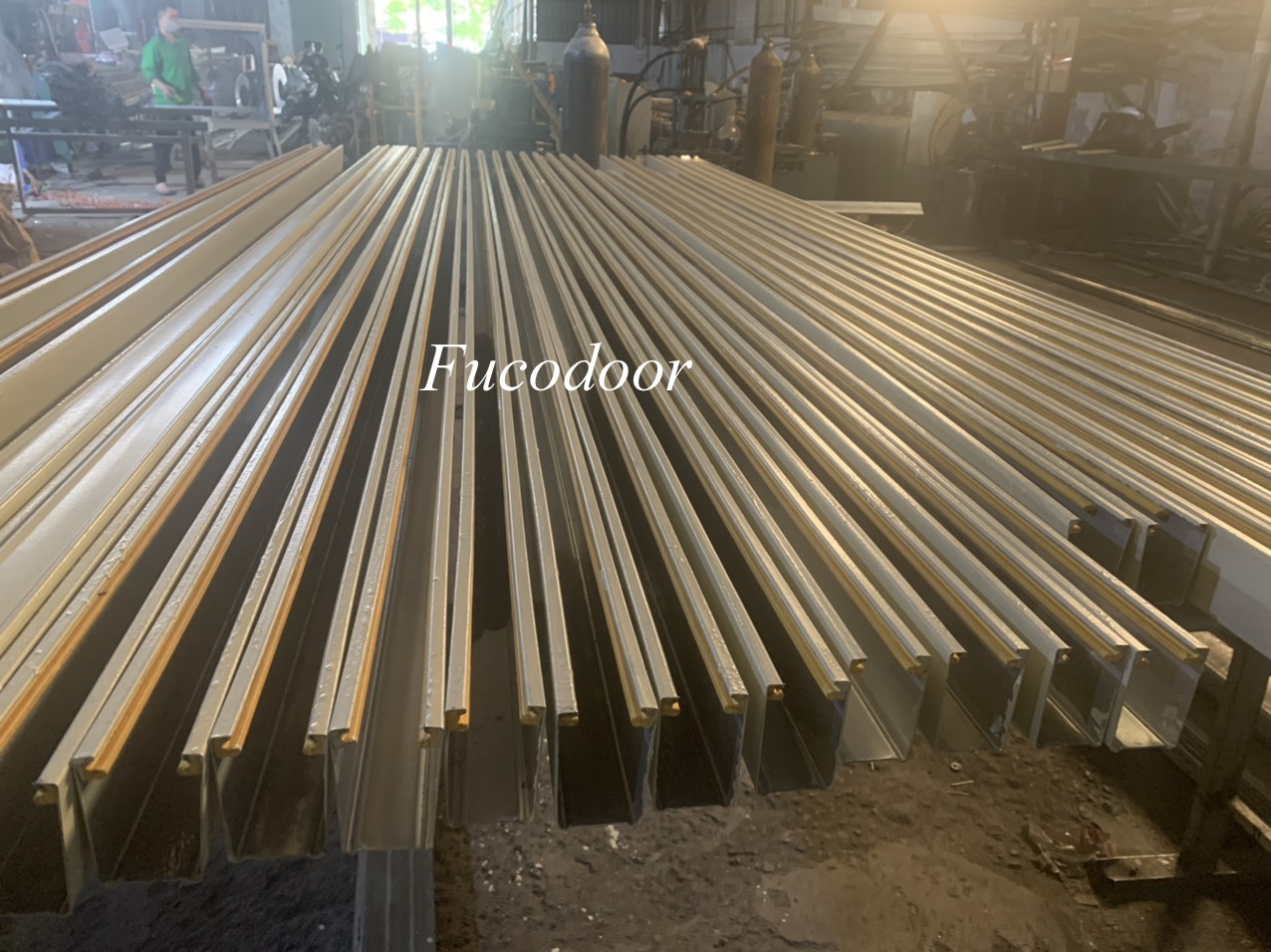 Cửa cuốn siêu trường sơn tĩnh điện dầy 1.1mm