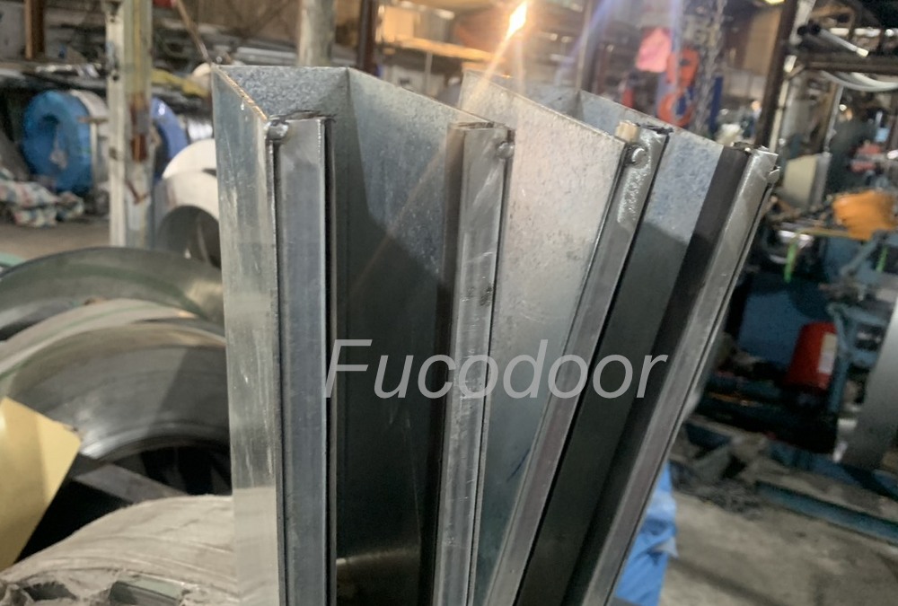 Cửa cuốn siêu trường sơn tĩnh điện dầy 1.5ly, ray bản 200mm và 150mm, Fucodoor