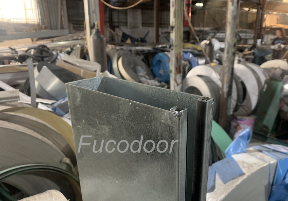 Cửa cuốn siêu trường sơn tĩnh điện dầy 1.8ly, ray có zoong 200mm, fuco