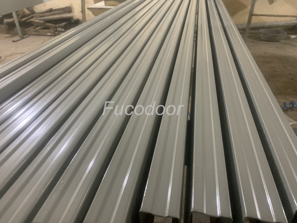 Cửa cuốn siêu trường sơn tĩnh điện dầy 1.4ly, ray bản 100mm, sơn phun