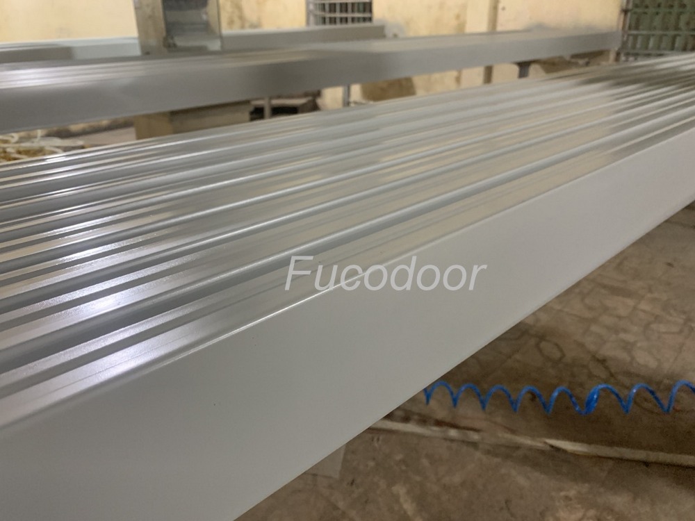 Cửa cuốn siêu trường sơn tĩnh điện dầy 1.4ly, ray bản 100mm, sơn phun