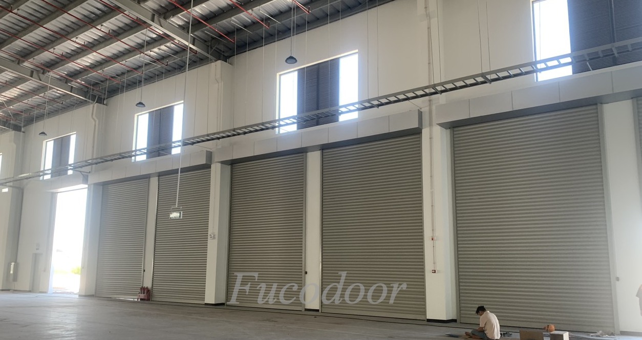 Cửa cuốn siêu trường giải pháp cho cửa kích thước lớn