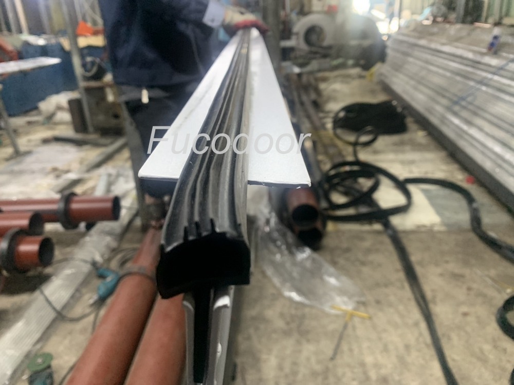 Cửa cuốn siêu trường sơn tĩnh điện dầy 1.1mm