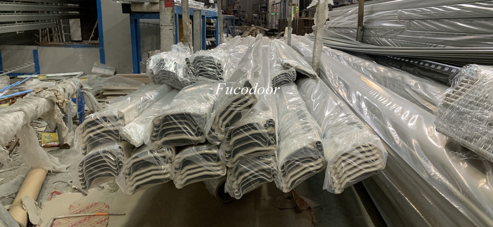 Cửa cuốn siêu trường sơn tĩnh điện dầy 1.1mm