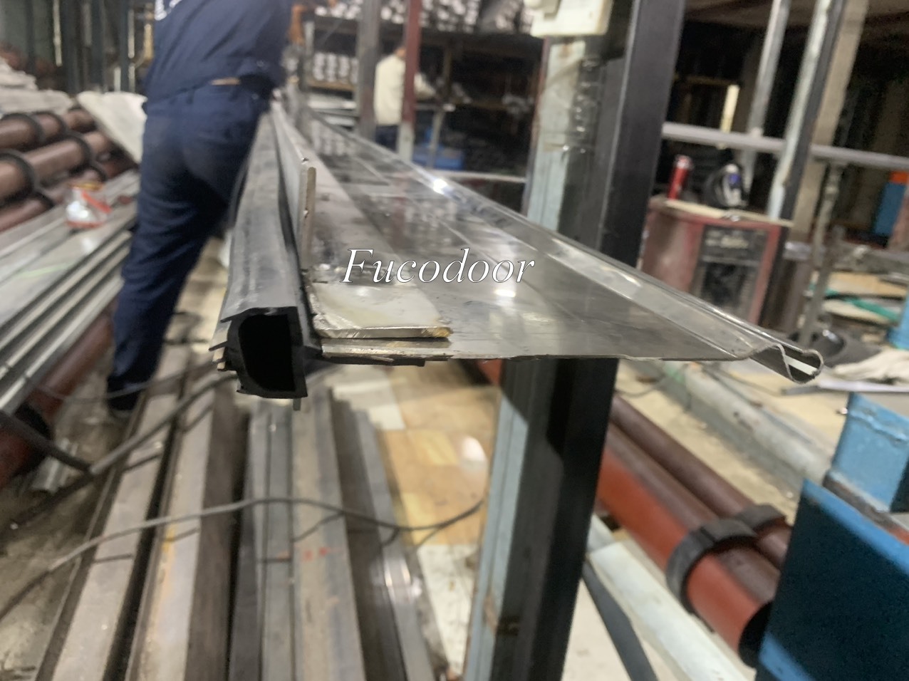 Cửa cuốn siêu trường sơn tĩnh điện dầy 1.3ly