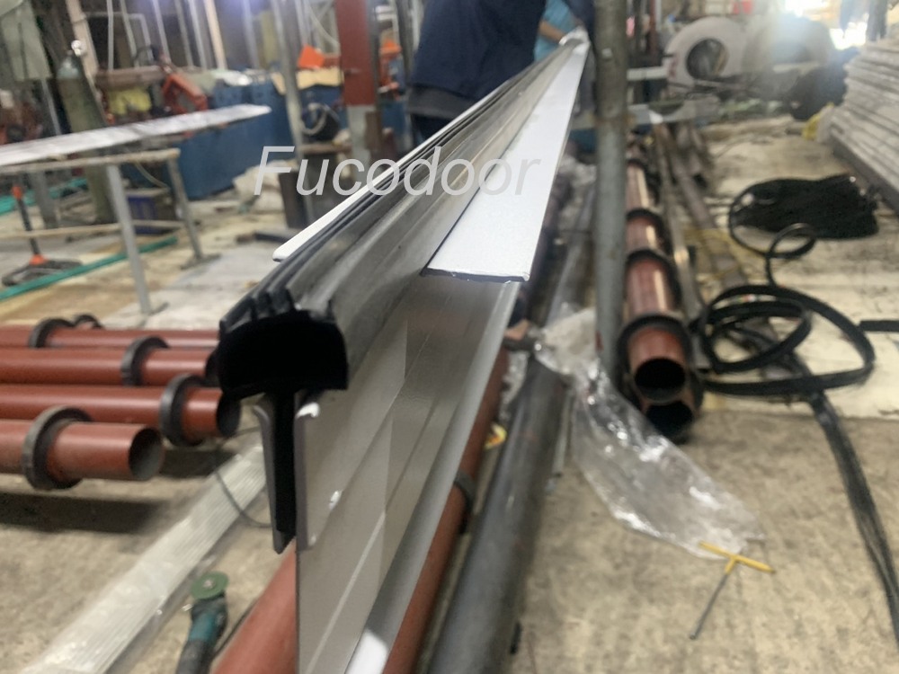 zoong đáy Cửa cuốn siêu trường sơn tĩnh điện dầy 1.4ly