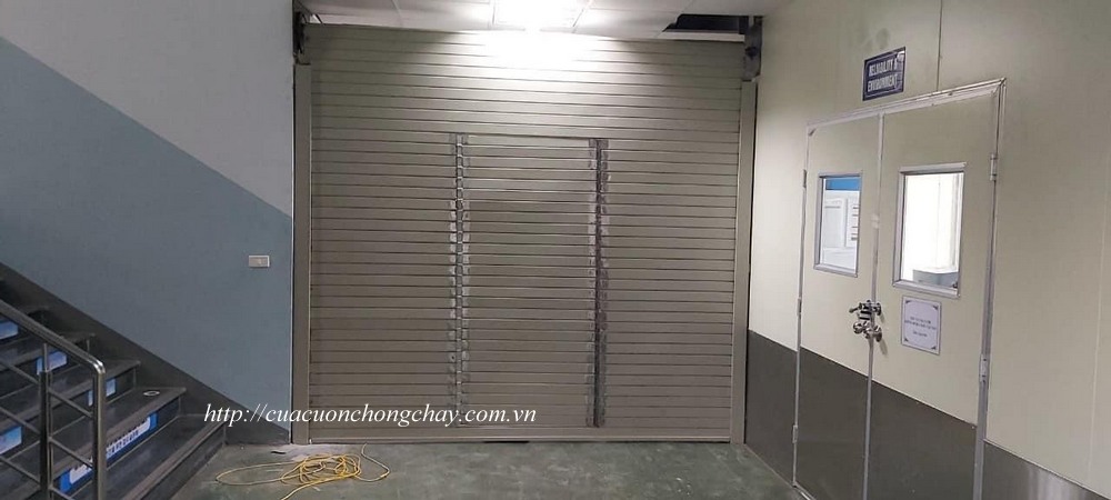 Cửa cuốn ngăn cháy shutter door. Cửa cuốn chống cháy ( Fire shutter door korea ), Cấu trúc kép của cửa chống cháy và cửa chớp thông thường được tích hợp