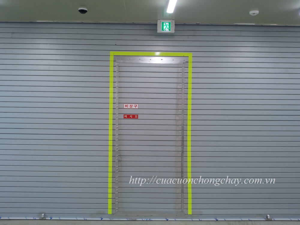 Cửa cuốn ngăn cháy shutter door. Cửa cuốn chống cháy ( Fire shutter door korea ), Cấu trúc kép của cửa chống cháy và cửa chớp thông thường được tích hợp