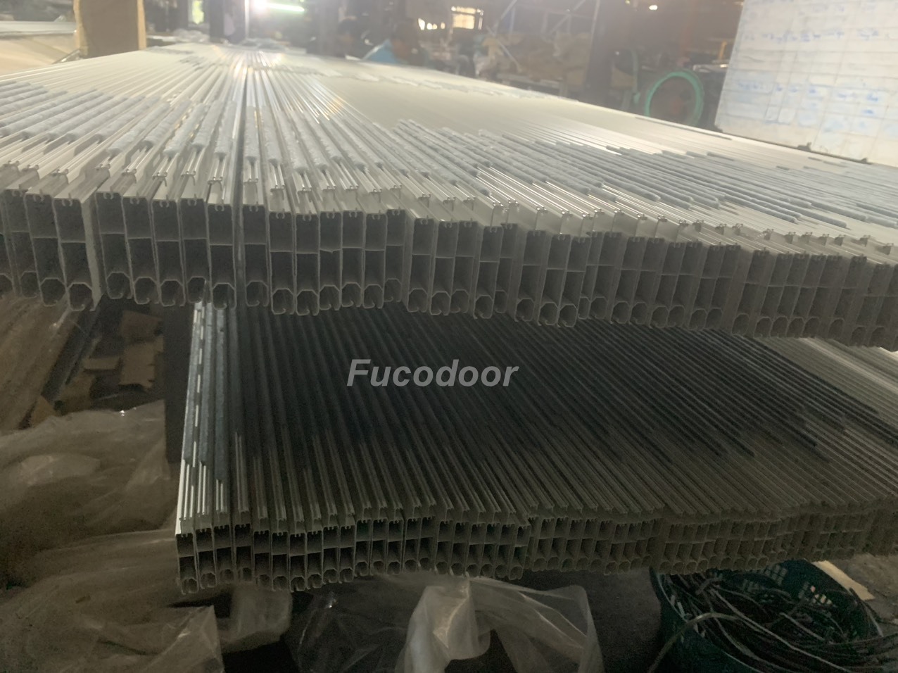 Cửa cuốn nhôm khe thoáng motor tại Thái Bình