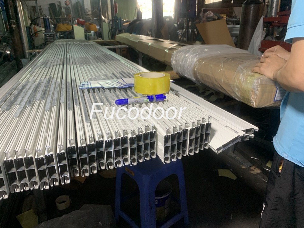 Cửa cuốn nhôm khe thoáng motor tại Quảng Trị