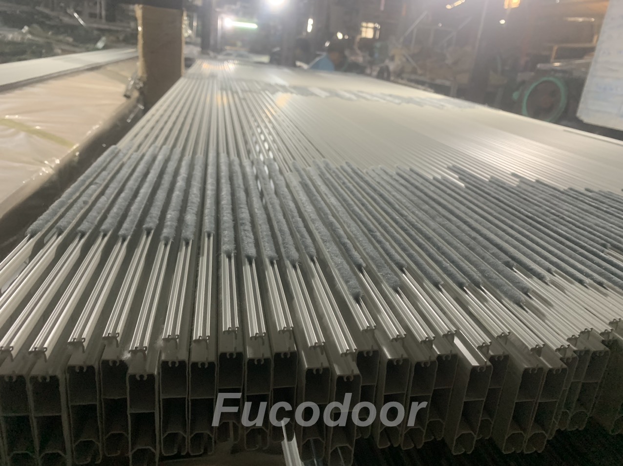 Cửa cuốn nhôm khe thoáng motor tại Thanh Hóa