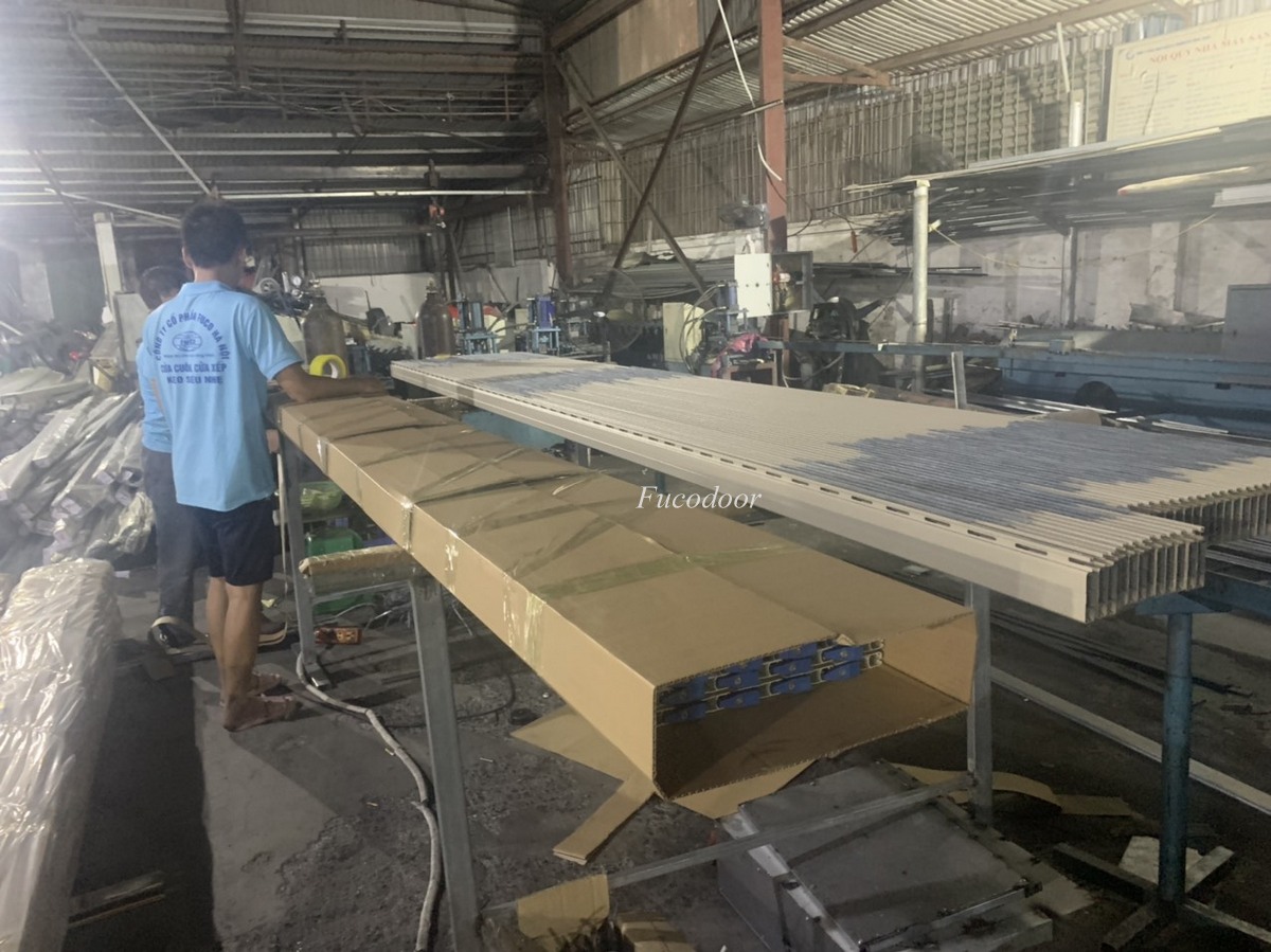 Cửa cuốn nhôm khe thoáng motor tại Hà Giang