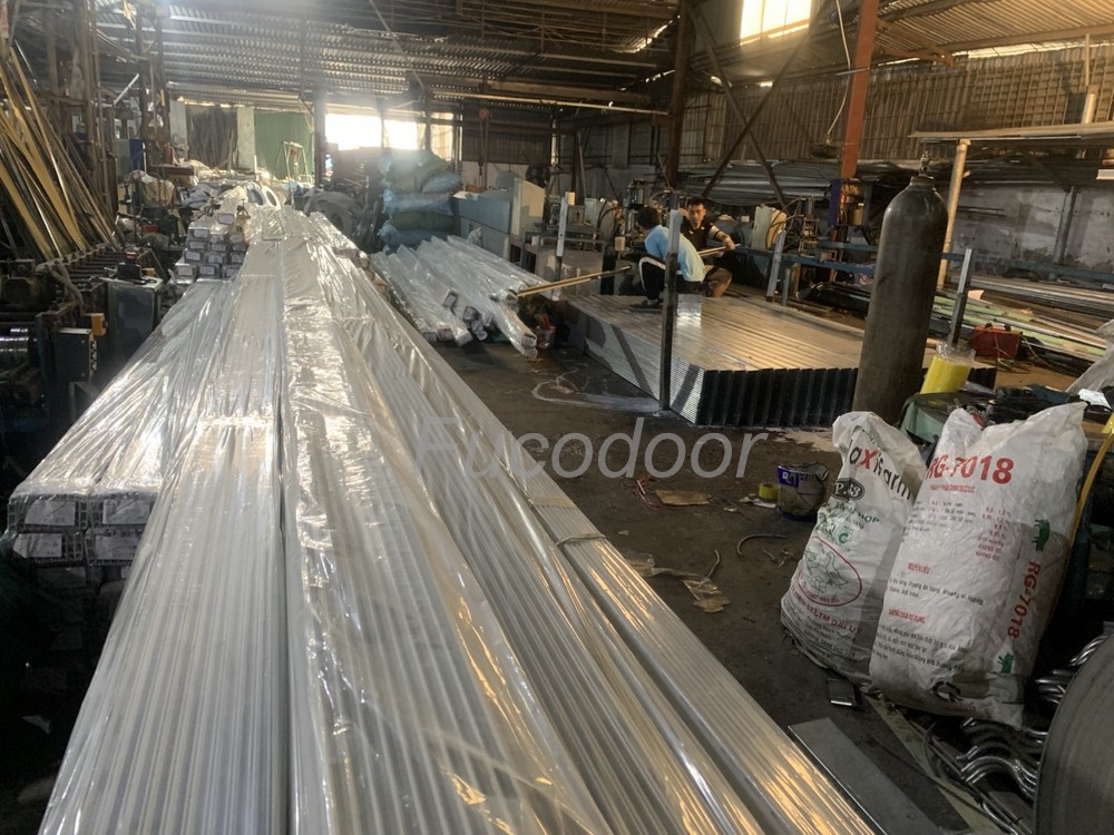 Cửa cuốn nhôm khe thoáng motor tại Quảng Trị