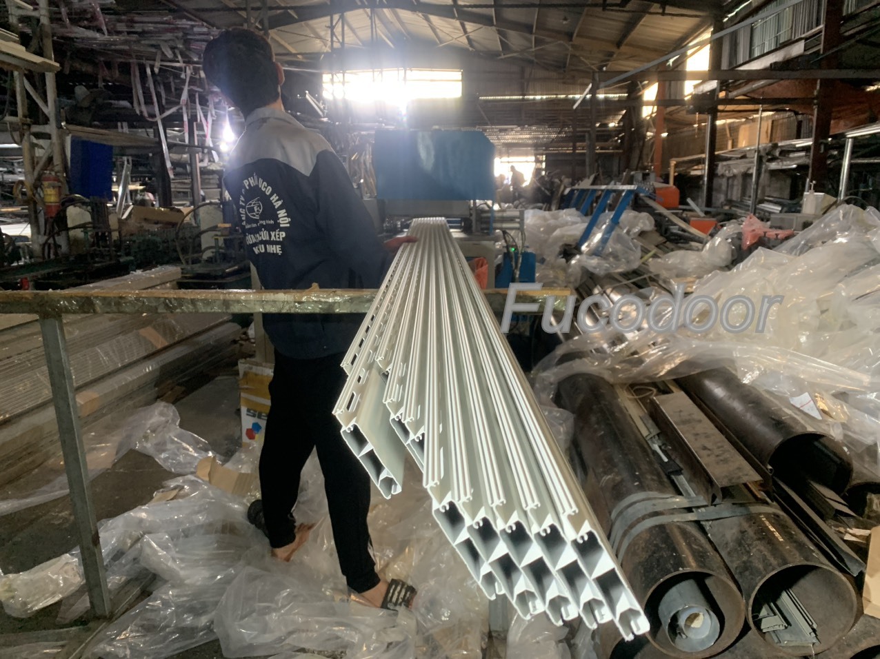 Cửa cuốn nhôm khe thoáng motor tại Huế