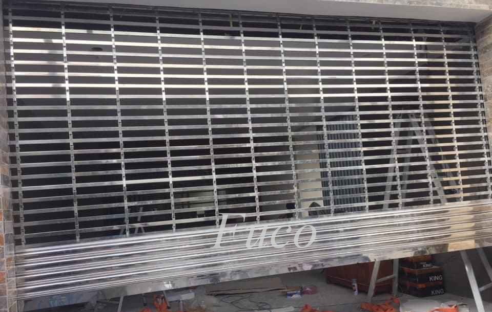 Cửa cuốn song ngang hộp 20x20, INOX 201 và INOX 304, Giá cửa cuốn lưới song ngang tại Thái Bình