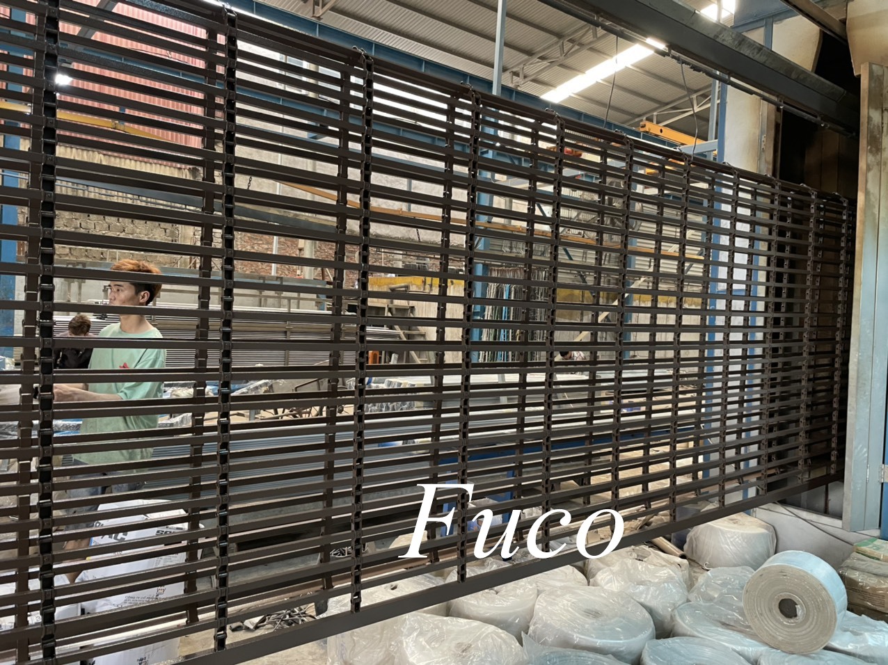 Cửa cuốn song ngang hộp 20x20, sơn tĩnh điện