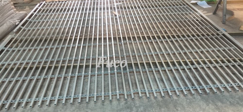 Cửa cuốn song ngang hộp 20x20, sơn tĩnh điện