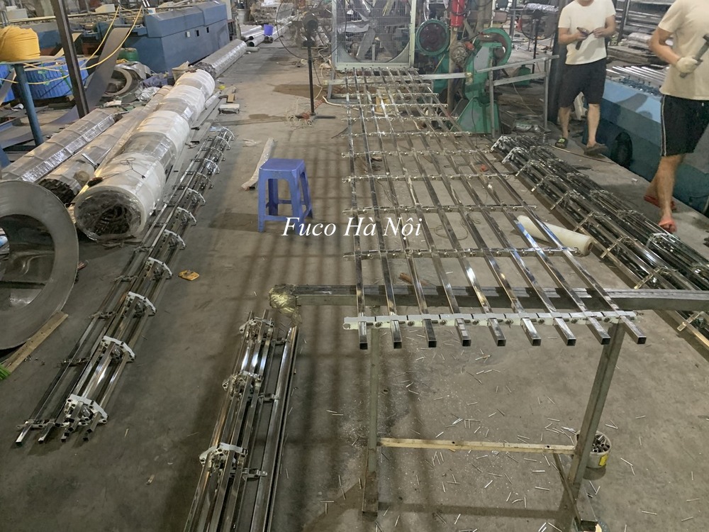 Cửa cuốn song ngang hộp 20x20, INOX 201 và INOX 304