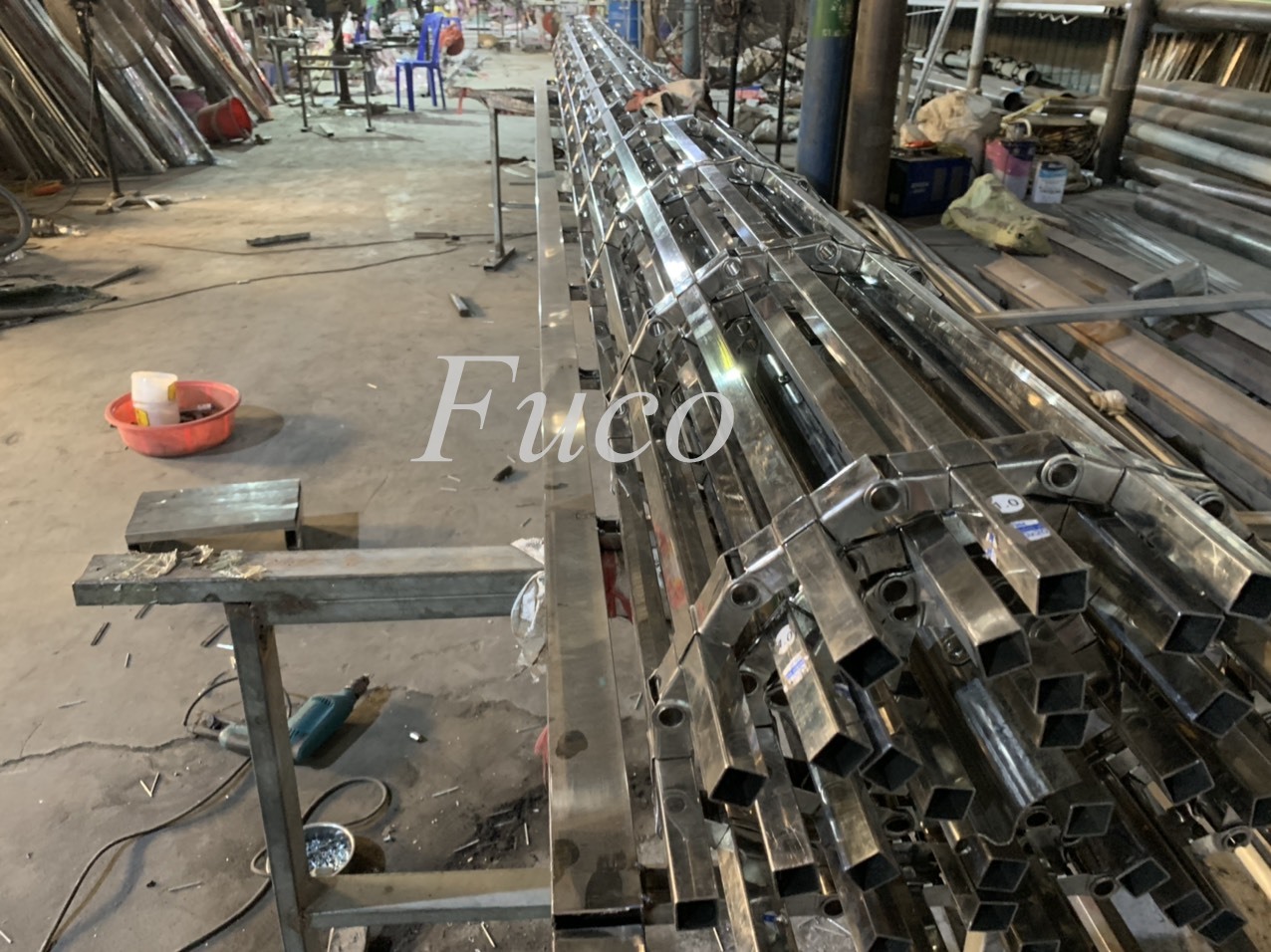 Cửa cuốn song ngang hộp 20x20, INOX 201 và INOX 304