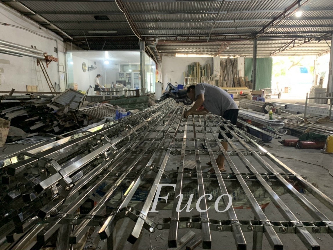 Cửa cuốn song ngang hộp 20x20, INOX 201 và INOX 304