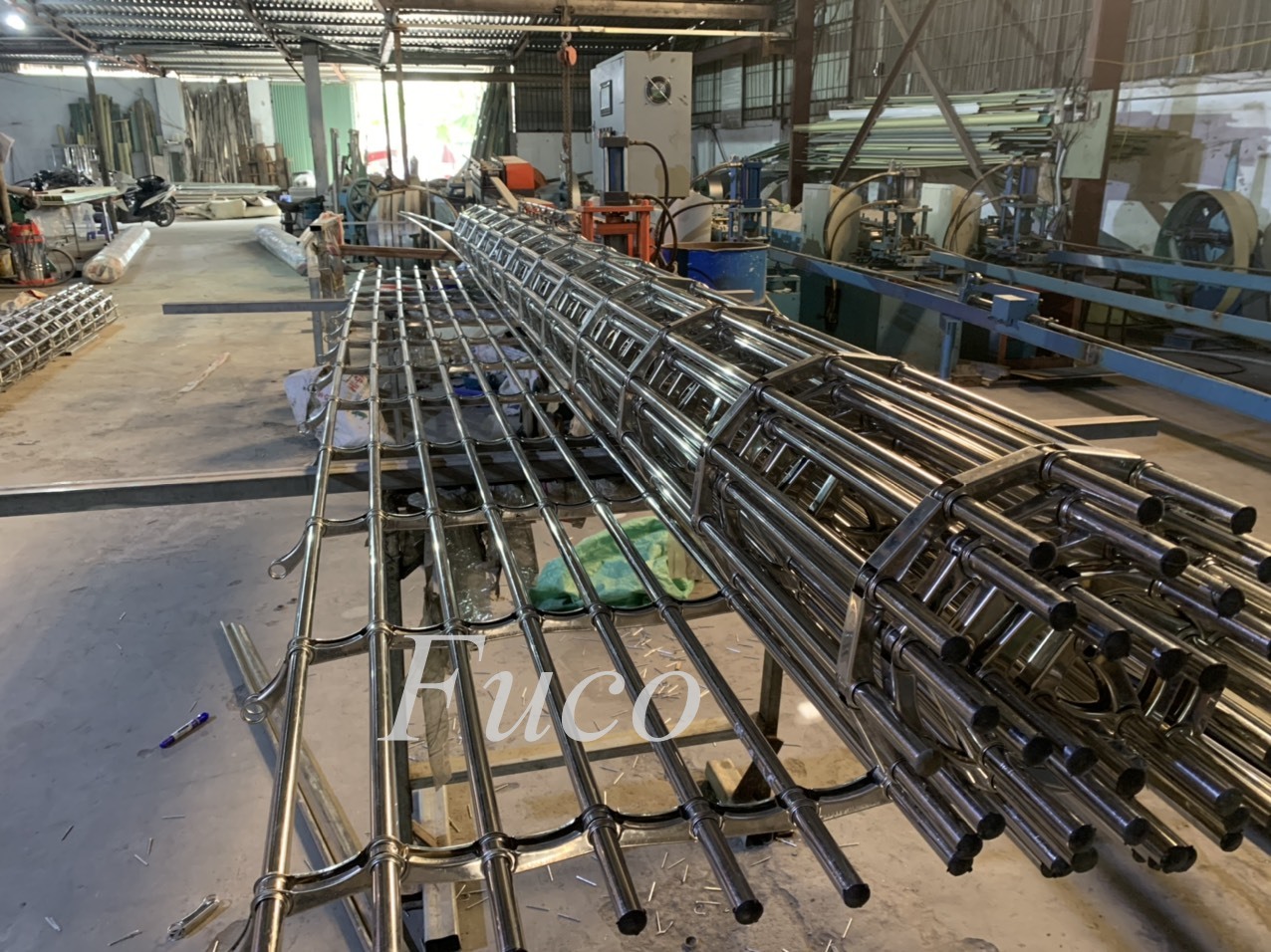 Cửa cuốn song ngang ống tròn 19 và phi 21, INOX 201 và INOX 304