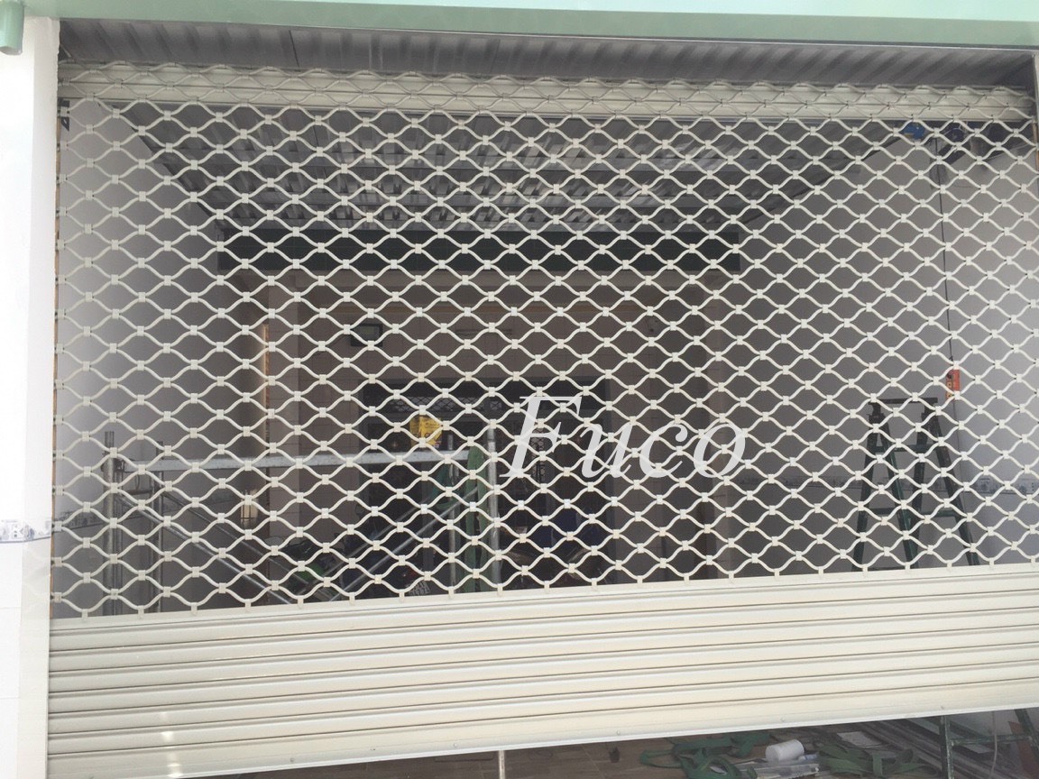 Cửa cuốn mắt võng sơn tĩnh điện và INOX 304