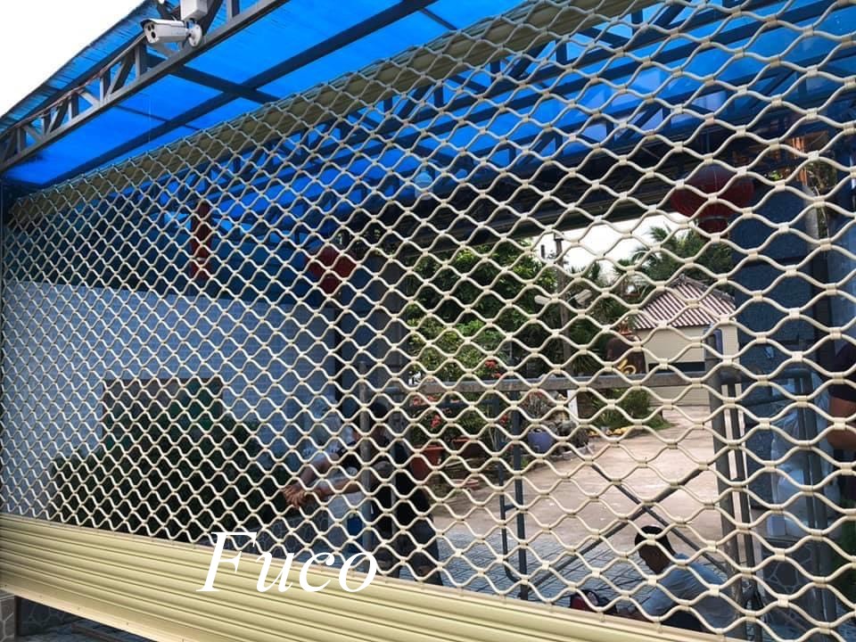 Cửa cuốn mắt võng sơn tĩnh điện và INOX 304