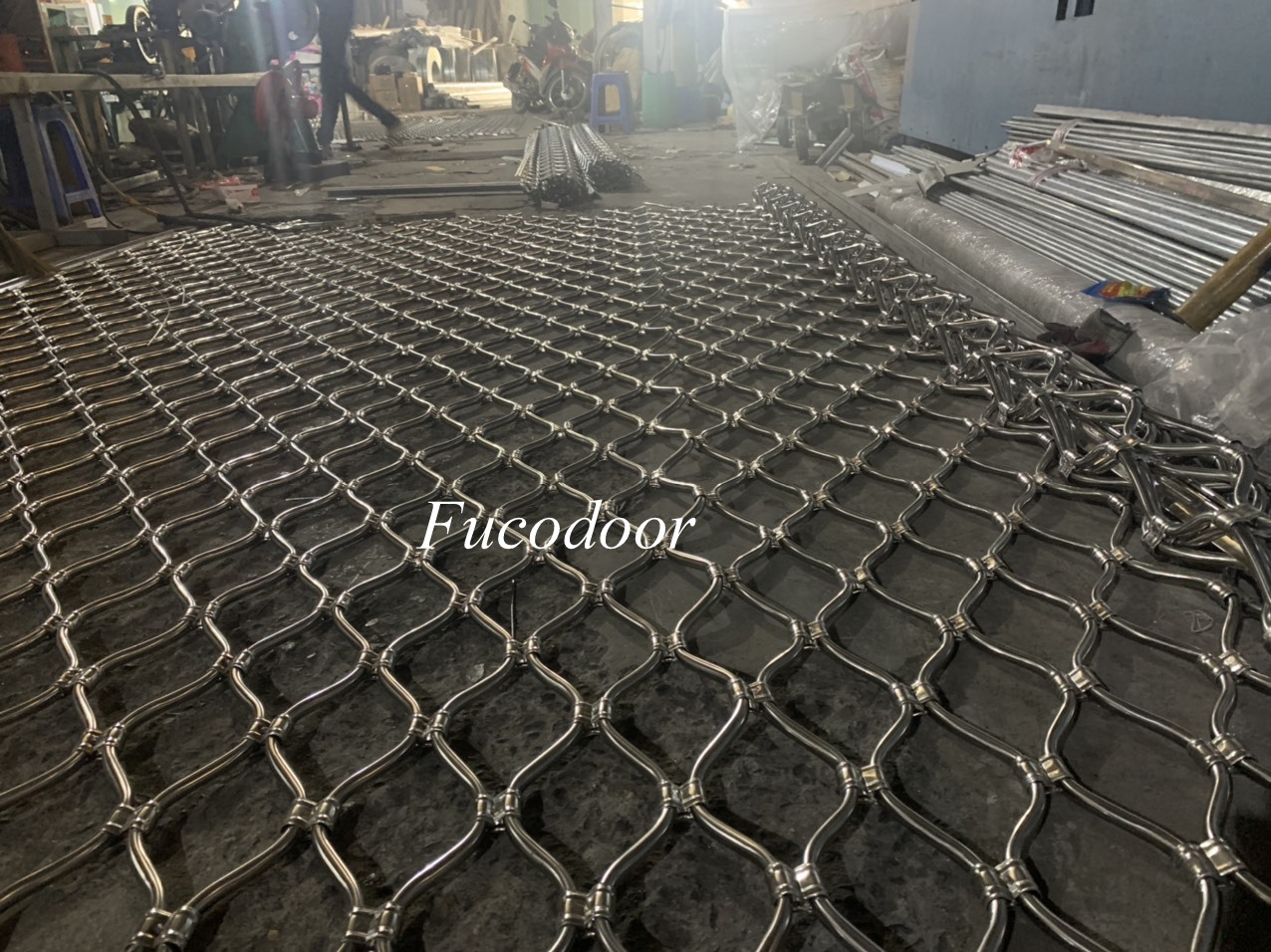 mắt cáo inox