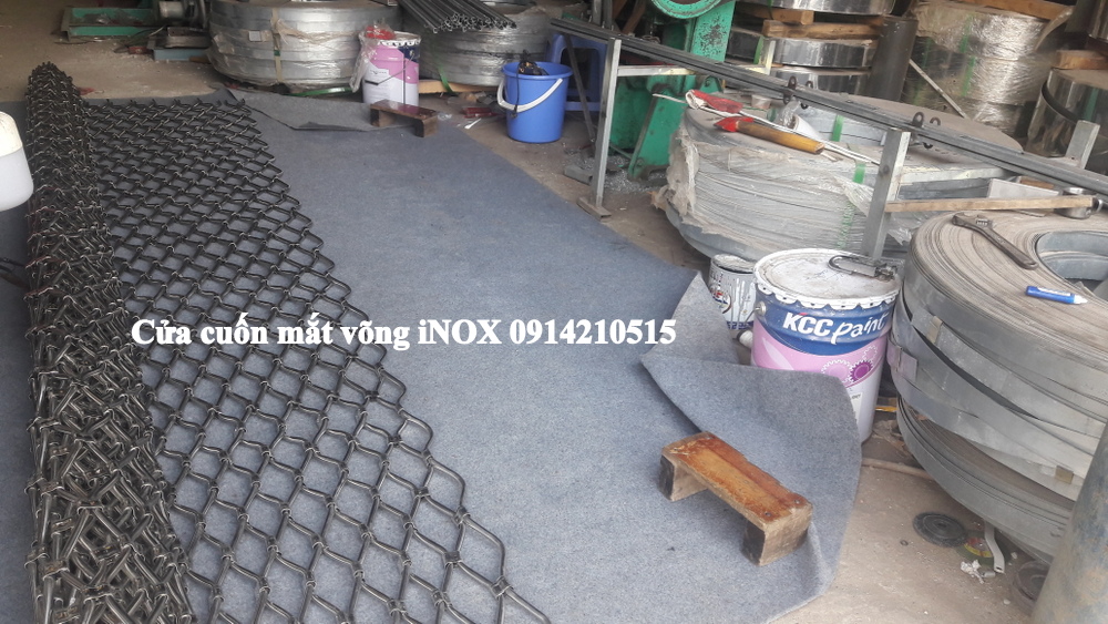 Cửa cuốn lưới mắt võng