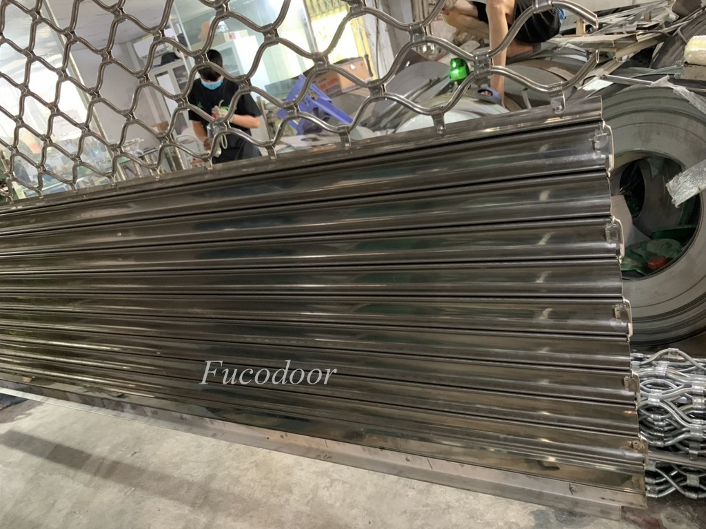 Cửa cuốn mắc võng INOX