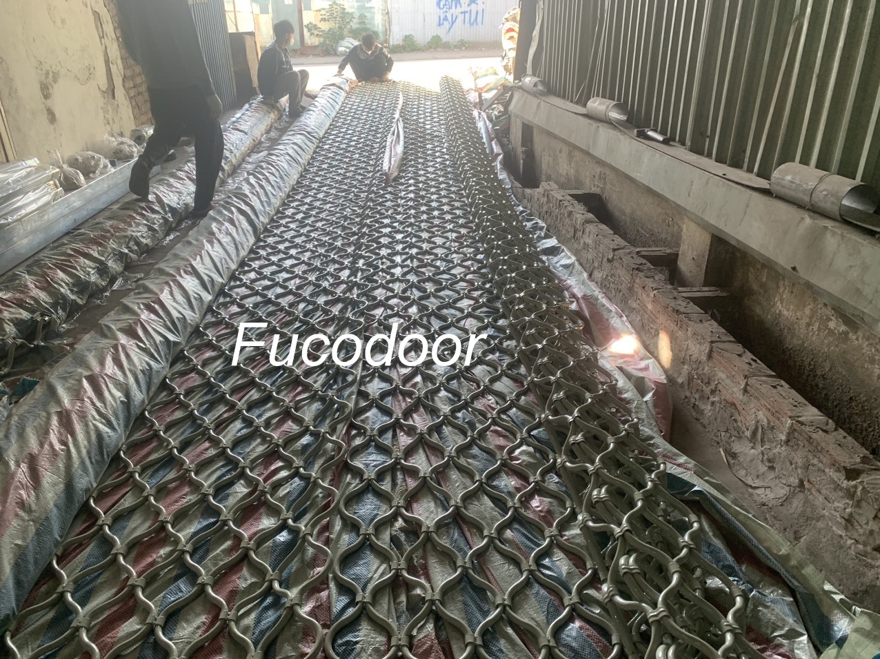 Cửa cuốn lưới inox, cửa cuốn mắt võng inox, Sản xuất cửa cuốn Mắt Võng