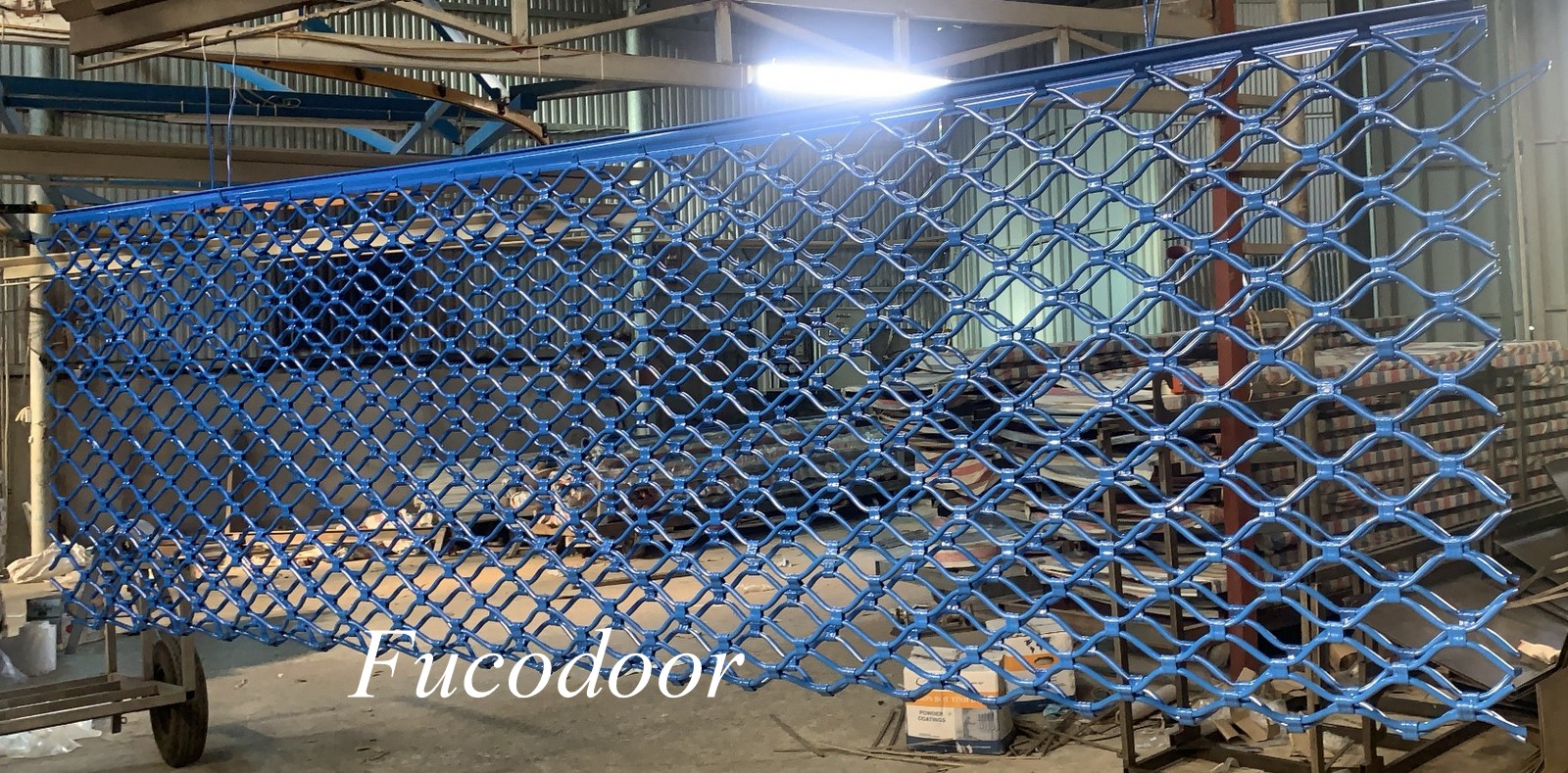 Báo giá cửa cuốn lưới mắc võng, mắt cáo rẻ đẹp, Cung cấp cửa cuốn mắt võng, cửa cuốn dạng lưới bảo vệ bằng thép