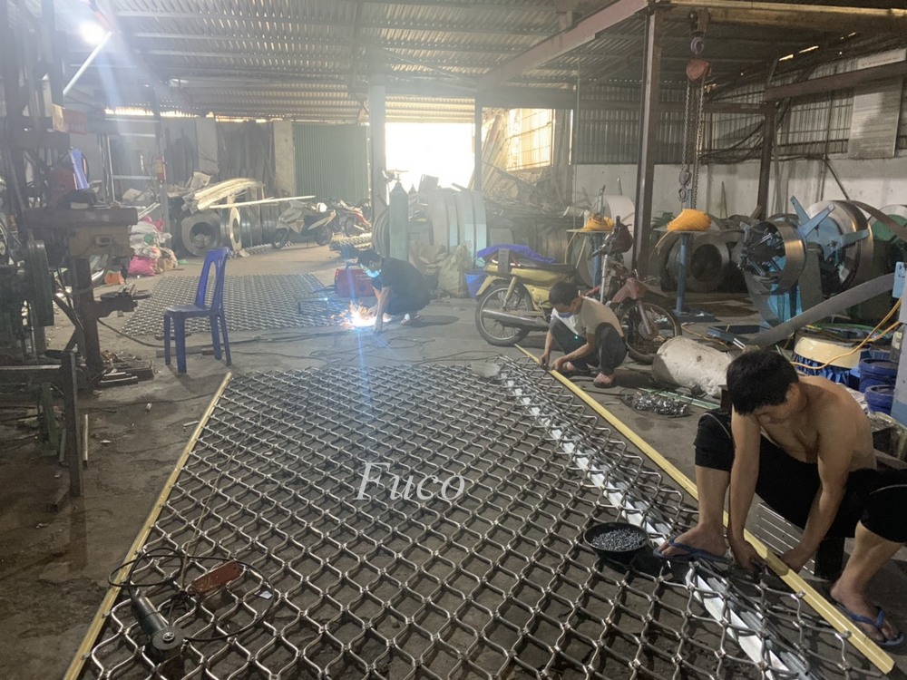 Cửa cuốn mắc võng, Cửa lưới mắt võng